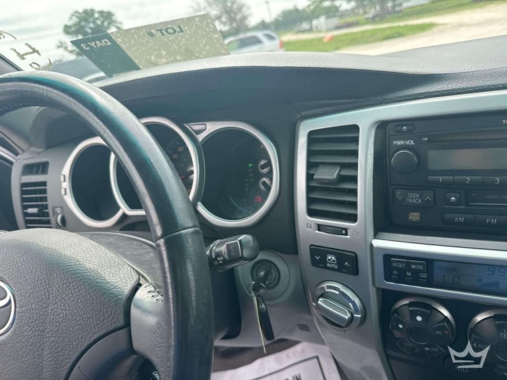 2005-toyota-4-runner-image-13