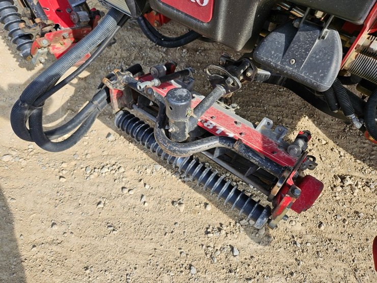#5038-•-toro-reel-master-5210f-fairway-mower-image-10
