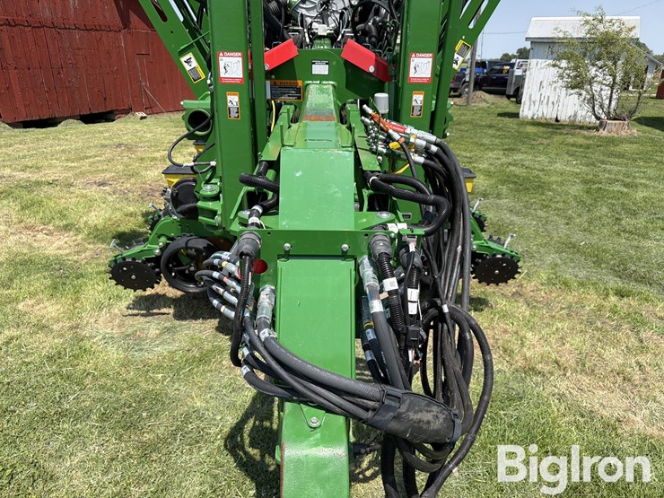 2024-john-deere-1795-image-17