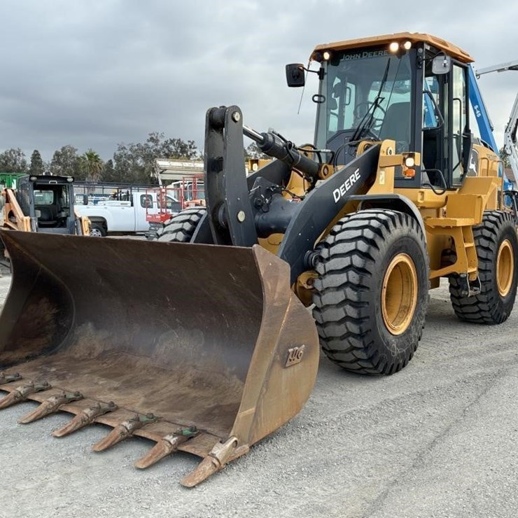 2020 DEERE 624L