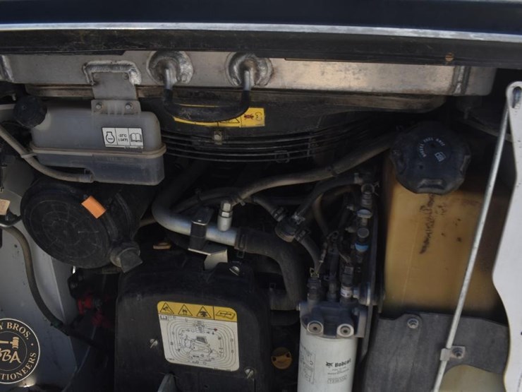 2023-bobcat-t76-image-40
