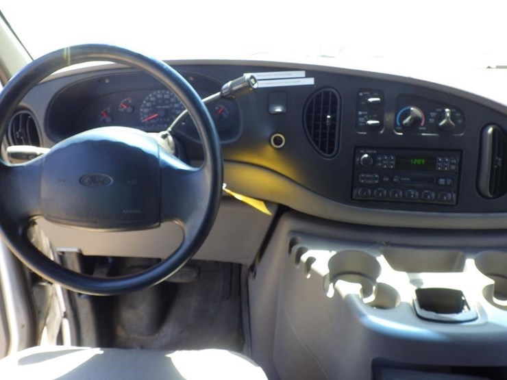 2000-ford-econoline-350-image-8
