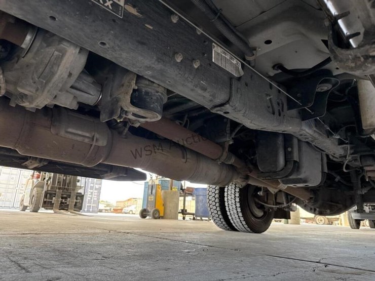 2016-ford-f550-image-34