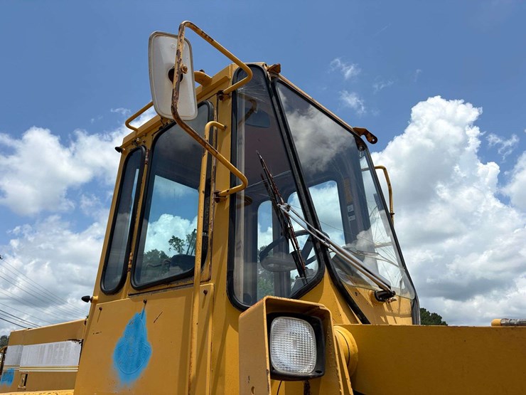 john-deere-444-image-10