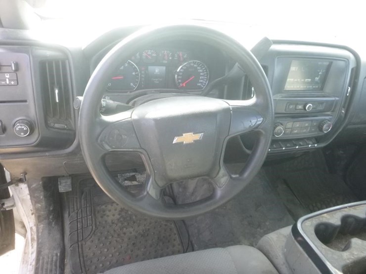 2018-chevrolet-3500-image-14