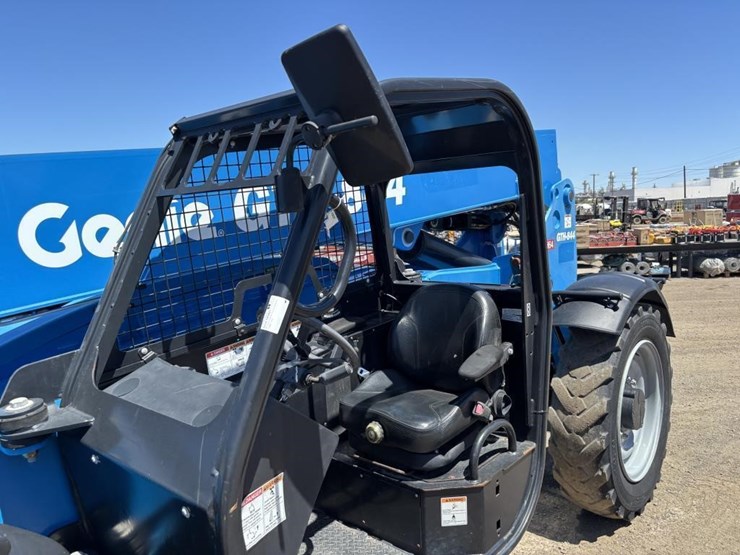 2019-genie-gth844-image-24