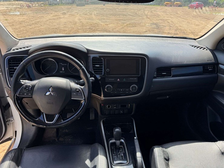 2018-mitsubishi-outlander-image-12