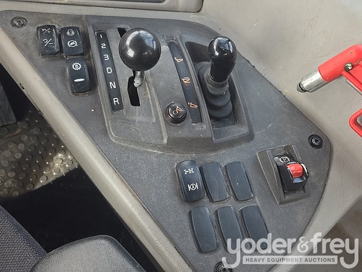 2023-volvo-a25g-image-54