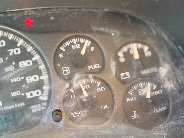 2002-chevrolet-tahoe-image-68