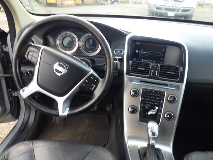 2013-volvo-xc60-image-9