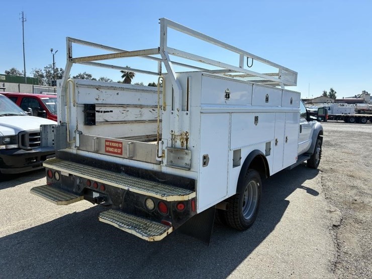 2011-ford-f550-image-3