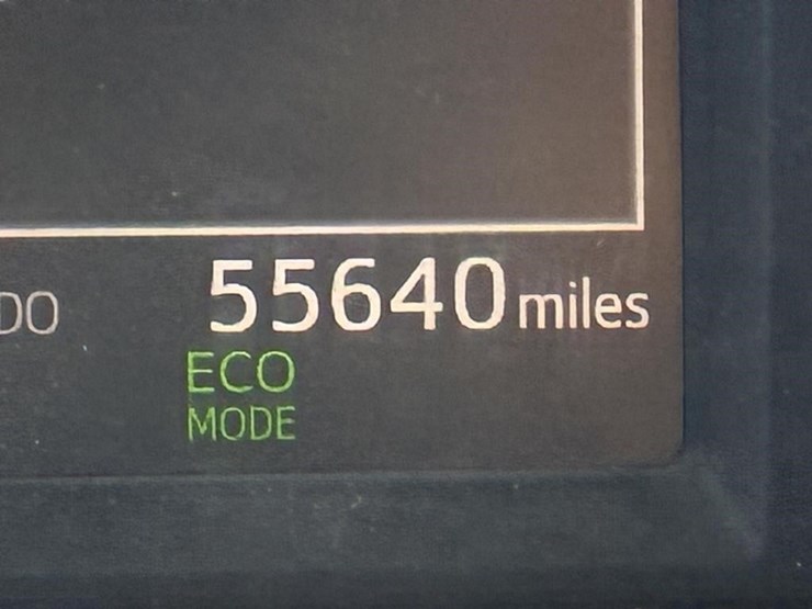 2016-toyota-rav4-image-16