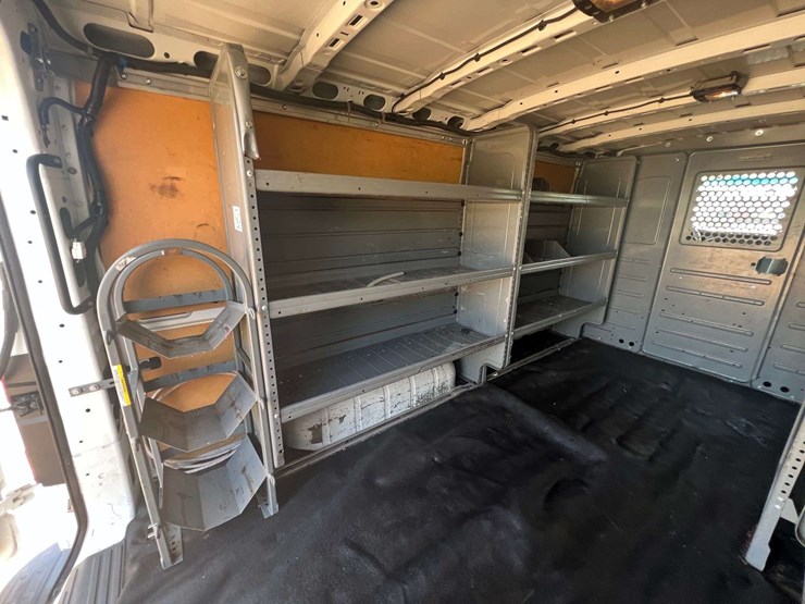 2018-utility-van-image-16