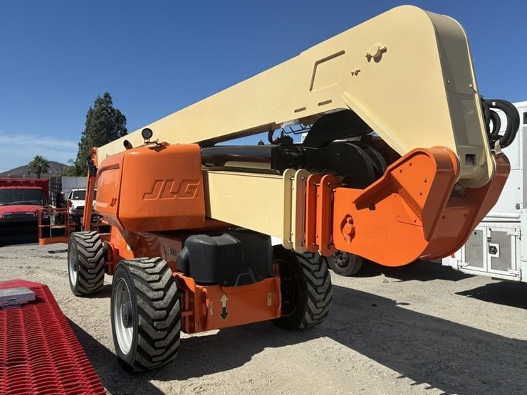 2016-jlg-1250ajp-image-4