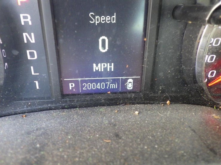 2018-chevrolet-2500-image-15