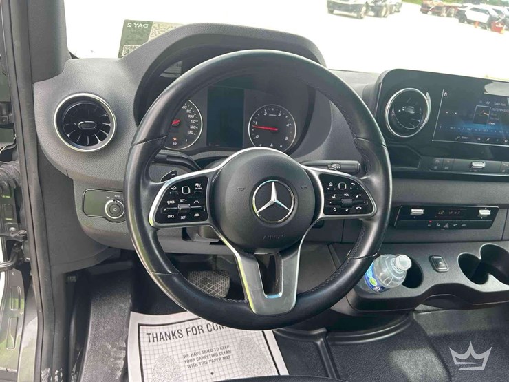 2021-mercedes-benz-sprinter-4500-image-11