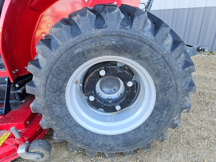 massey-ferguson-1735m-image-16