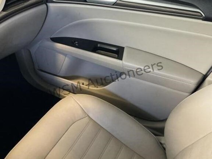 2018-ford-fusion-energi-sdn-image-19
