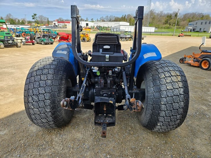 new-holland-tn65-image-4