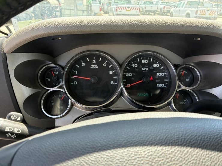 2012-gmc-2500hd-image-15