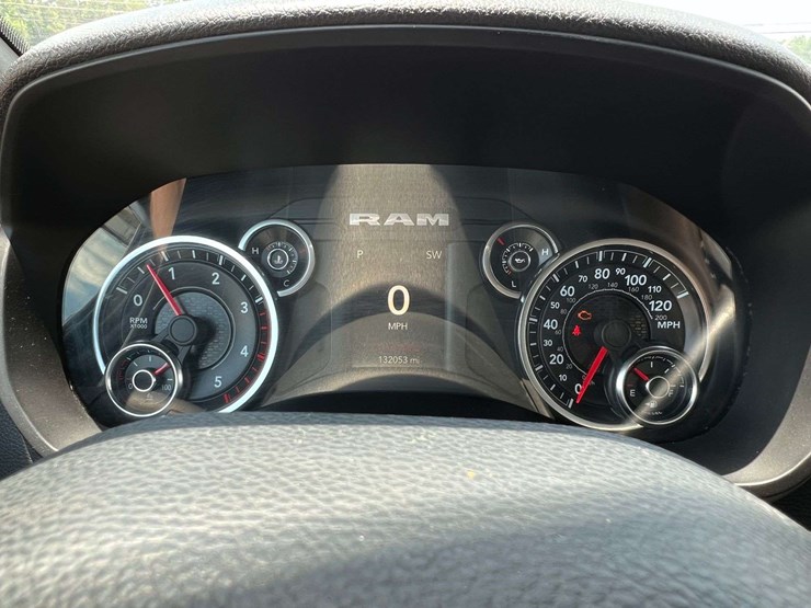 2022-dodge-3500-image-36