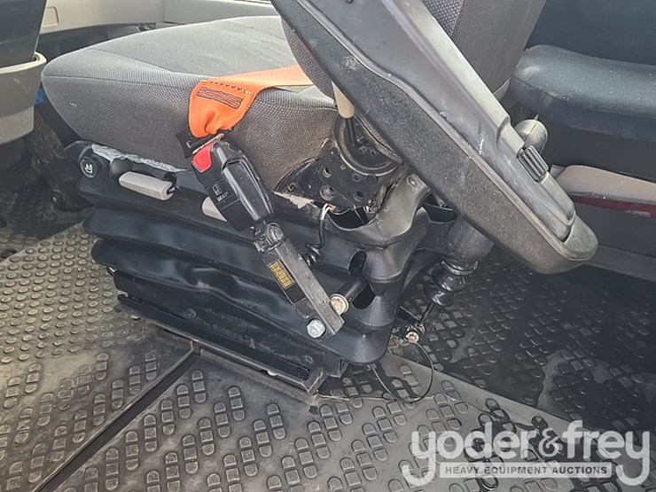 2021-volvo-a25g-image-49