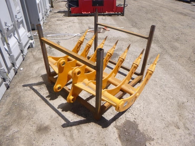 caterpillar-307-image-3