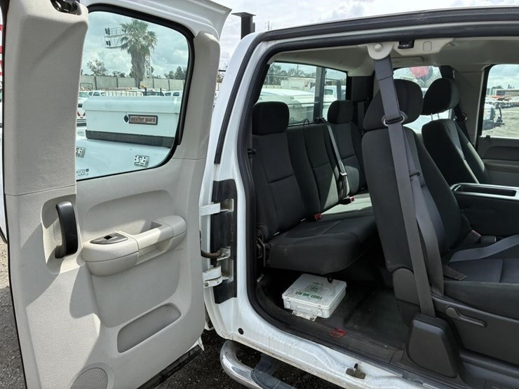 2012-gmc-2500hd-image-15