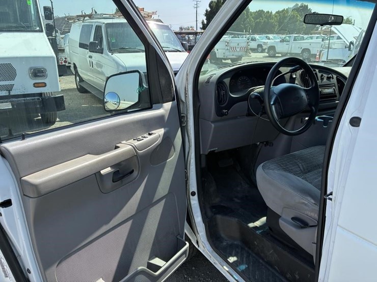 2002-ford-e350-sd-image-14