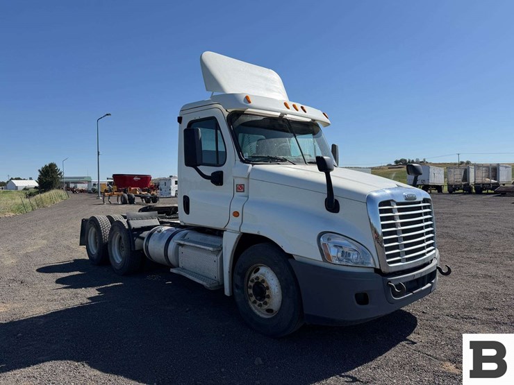 2014-freightliner-cascadia-125-image-7