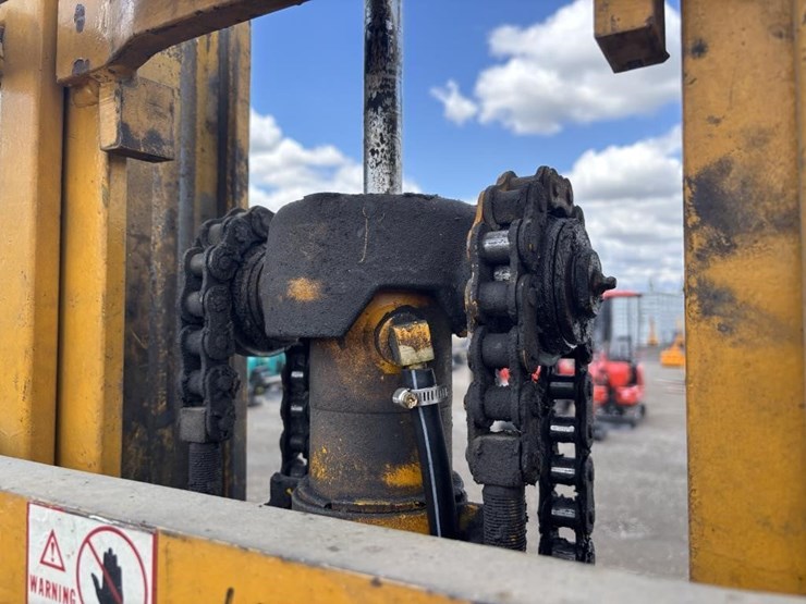 caterpillar-t40b-image-14