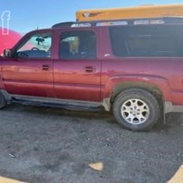 2004 CHEVROLET SUBURBAN