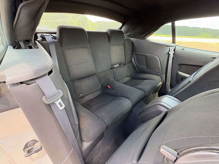 2010-ford-mustang-2-door-convertible-(117,578-miles)-image-15