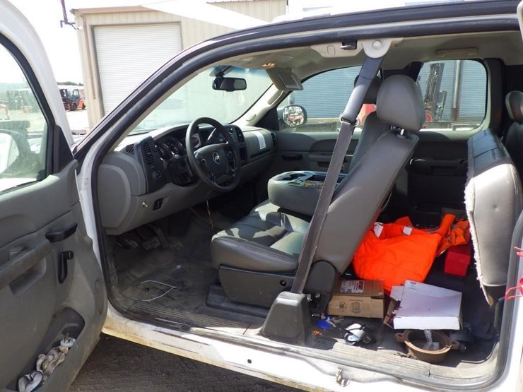 2011-chevrolet-2500-image-5