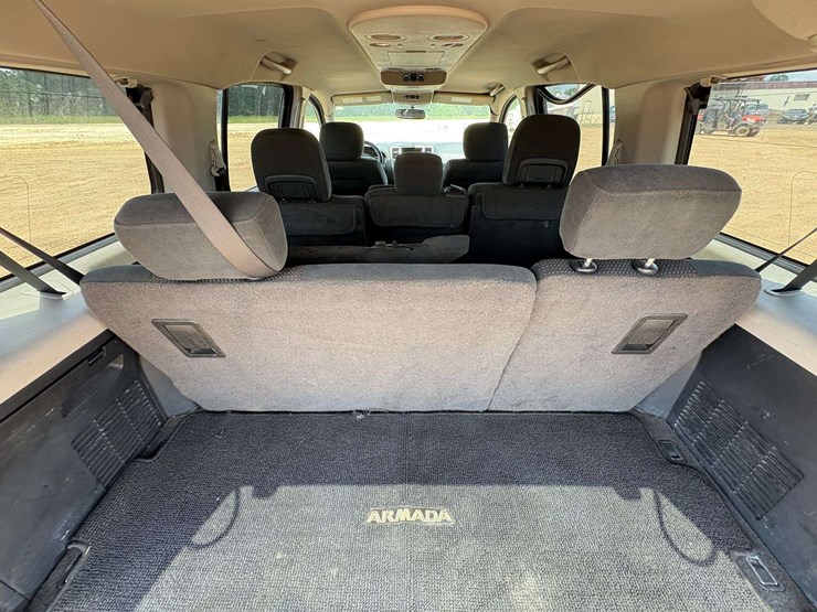 2015-nissan-armada-image-19