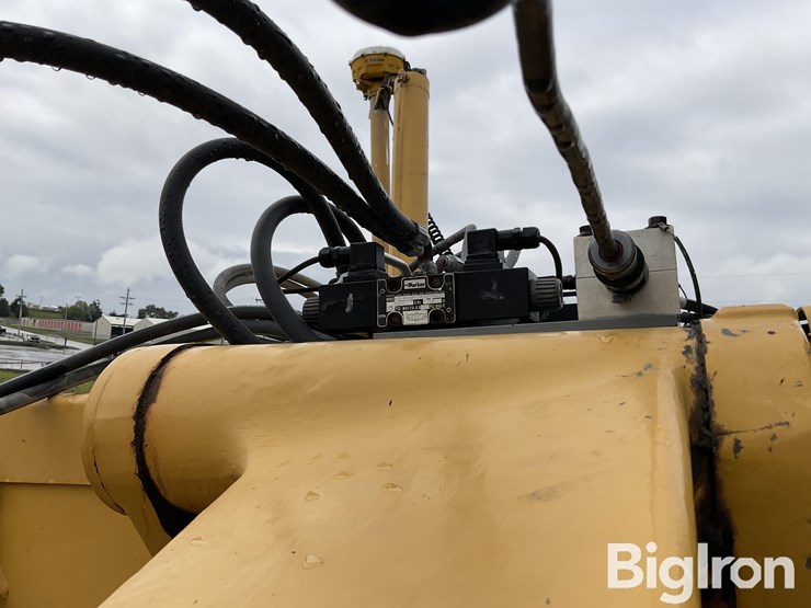 1999-deere-770bh-image-12