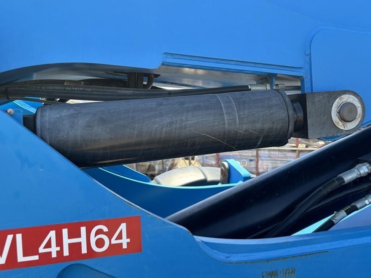 2019-genie-gth844-image-42