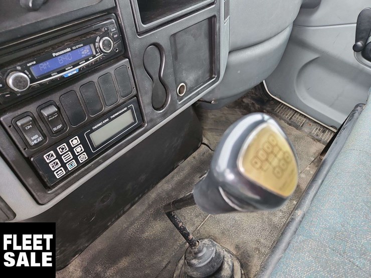 2004-international-durastar-4300-image-40