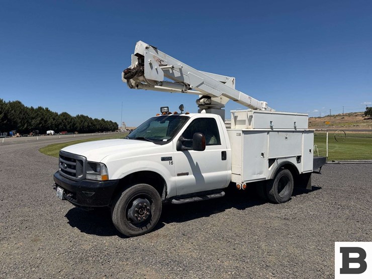 2004-ford-f550-image-1