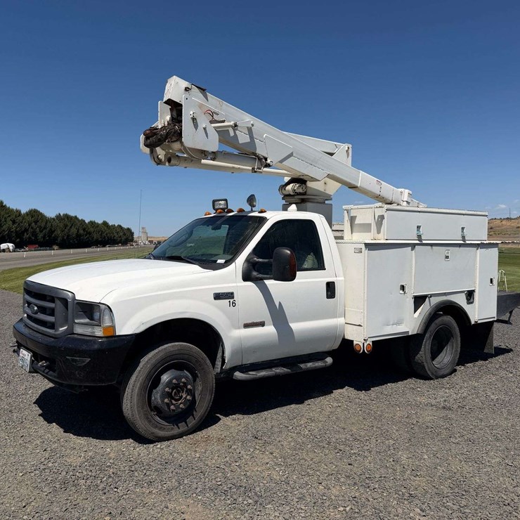 2004 FORD F550