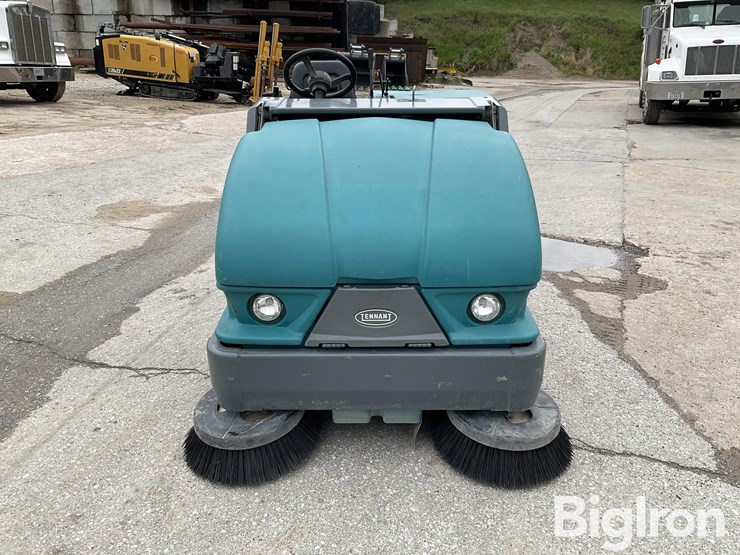 tennant-s20-dry-broom-image-2