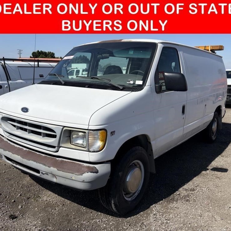 2001 FORD E350 SD