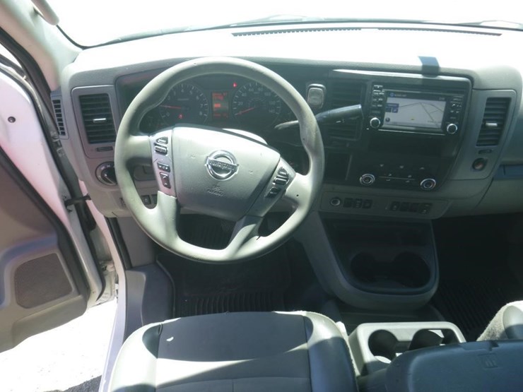 2016-nissan-nv2500-image-9