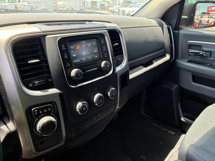 2019-dodge-1500-image-18