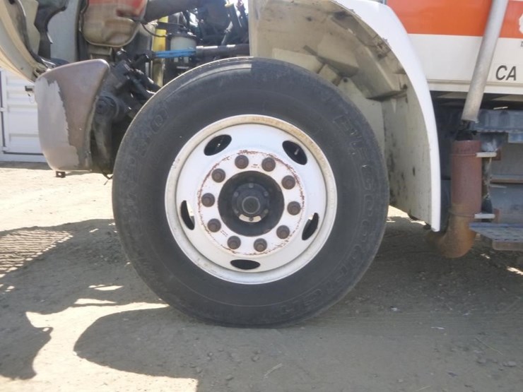 2006-international-durastar-4300-image-41