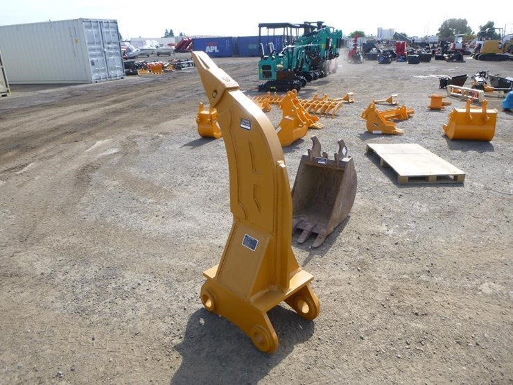 caterpillar-320-image-4