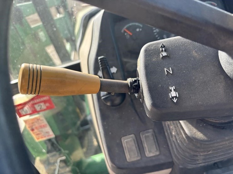 2006-john-deere-5225-image-35