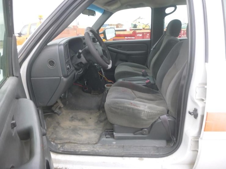 2003-chevrolet-2500-image-11