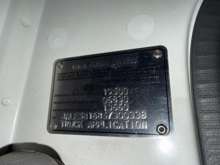 2005-isuzu-npr-image-18