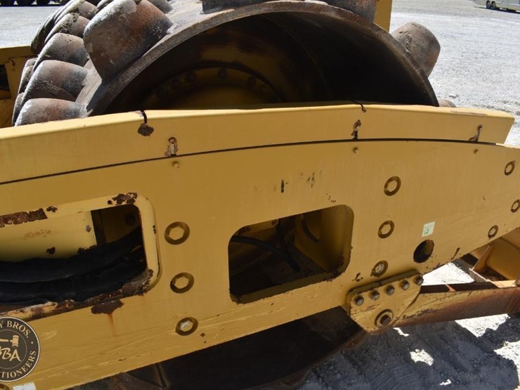 2012-caterpillar-cp56-image-47